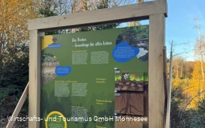 Erlebnispfad Tafel Thema Boden.jpg