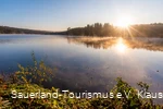 Morgennebel_HevearmMöhnesee(c)Sauerland-Tourismus e.V.  Klaus-Peter Kappest klein.png